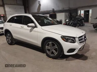 2019 Mercedes-Benz GLC 300 z VIN WDC0G4KB6KF637261, wystawiony jako IAAI lot #40960740 z przebiegiem 27 228 mil mil oraz . Historia ofert i sprzedaży dostępna na DreamBid. Obrazek 1.