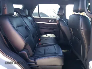 2017 Ford Explorer XLT z VIN 1FM5K7D86HGA61974, wystawiony jako Copart lot #50249405 z przebiegiem 120 097 mil mil oraz Czysty tytuł • Clean title. Historia ofert i sprzedaży dostępna na DreamBid. Obrazek 11.