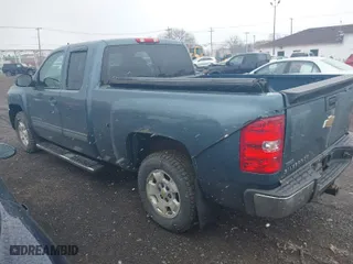 2011 Chevrolet Silverado 1500 LT with VIN 1GCRCSE0XBZ269267, listed as a IAAI auction lot 41887946 with 88,439 mi miles. Bid and sale history available at carsss.com. Image 3.