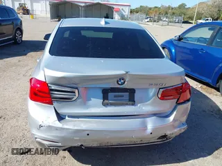 2017 BMW 3 Series 330i z VIN WBA8B9G38HNU54459, wystawiony jako IAAI lot #41297483 z przebiegiem 141 535 mil mil oraz . Historia ofert i sprzedaży dostępna na DreamBid. Obrazek 16.