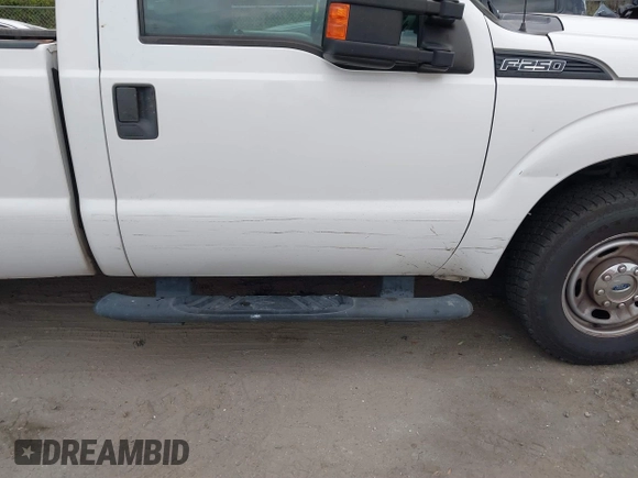 2016 Ford Super Duty F-250 SRW XL with VIN 1FTBF2A68GEB66947, listed as a IAAI auction lot 41618172 with 136,009 mi miles. Bid and sale history available at carsss.com. Image 6.