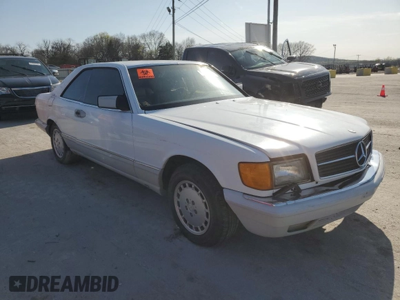 1990 Mercedes-Benz 560 with VIN WDBCA45E6LA553870, listed as a Copart auction lot 51666665 with 228,119 mi miles and Clean Title. Bid and sale history available at DreamBid. Image 4.
