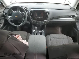2020 Chevrolet Traverse LS z VIN 1GNERFKW2LJ186730, wystawiony jako Copart lot #43090675 z przebiegiem Nie podano mil oraz Szkoda całkowita • Salvage title. Historia ofert i sprzedaży dostępna na DreamBid. Obrazek 8.