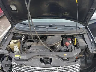 2008 Lincoln MKX z VIN 2LMDU88CX8BJ23026, wystawiony jako IAAI lot #41057779 z przebiegiem 176 690 mil mil oraz . Historia ofert i sprzedaży dostępna na DreamBid. Obrazek 10.