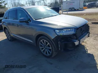 2018 Audi Q7 Premium Plus with VIN WA1LAAF70JD027840, listed as a IAAI auction lot 41695181 with 71,693 mi miles. Bid and sale history available at carsss.com. Image 1.
