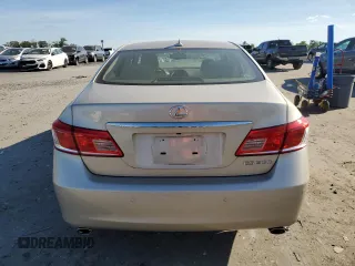 2012 Lexus ES 330 z VIN JTHBK1EG9C2481629, wystawiony jako Copart lot #57839495 z przebiegiem 60 339 mil mil oraz Czysty tytuł • Clean title. Historia ofert i sprzedaży dostępna na DreamBid. Obrazek 6.