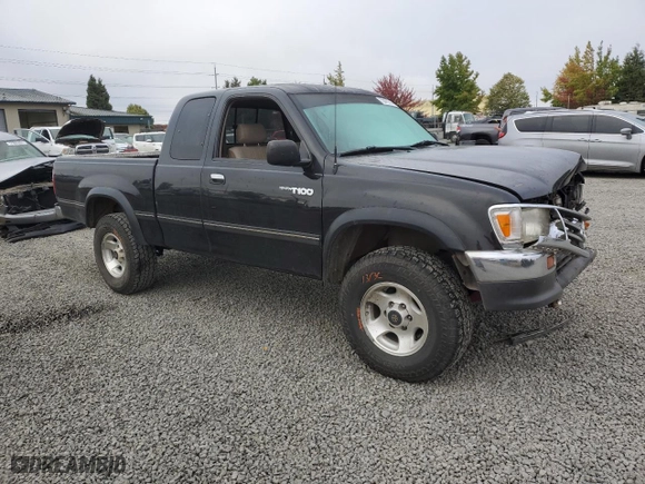 1998 Toyota T100 DX with VIN JT4UN22D8W0052905, listed as a Copart auction lot 72473714 with 252,471 mi miles and Salvage Title. Bid and sale history available at carsss.com. Image 4.