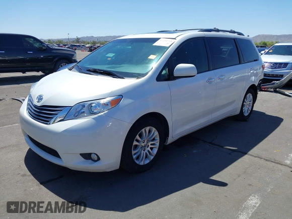 2017 Toyota Sienna XLE Auto Access Seat z VIN 5TDYZ3DC1HS889513, wystawiony jako IAAI lot #42290751 z przebiegiem 135 988 mil mil oraz . Historia ofert i sprzedaży dostępna na DreamBid. Obrazek 2.