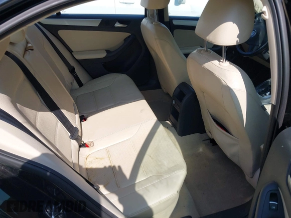2013 Volkswagen Jetta SE z VIN 3VWDP7AJ5DM432371, wystawiony jako IAAI lot #42607003 z przebiegiem 172 077 mil mil oraz . Historia ofert i sprzedaży dostępna na DreamBid. Obrazek 8.