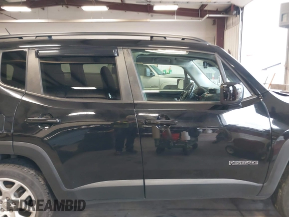 2017 Jeep Renegade Latitude with VIN ZACCJBBB6HPG34746, listed as a IAAI auction lot 41915833 with 60,814 mi miles. Bid and sale history available at carsss.com. Image 14.