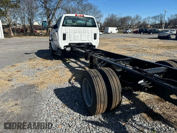 2022 Chevrolet Silverado 1500 with VIN 1HTKHPVK8NH823923, listed as a Copart auction lot 42861245 with 4,864 mi miles and Clean Title. Bid and sale history available at DreamBid. Image 3.