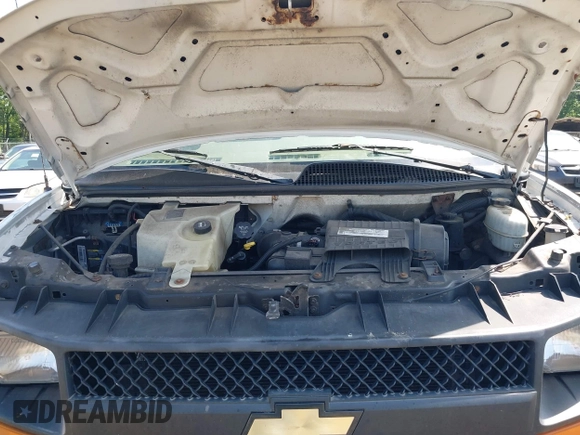 2007 Chevrolet Express Cargo with VIN 1GCGG29V871189408, listed as a IAAI auction lot 42567032 with 330,203 mi miles and . Bid and sale history available at DreamBid. Image 10.