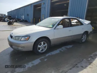 1997 Lexus ES 300 Luxury Sport Sdn with VIN JT8BF22G9V0004258, listed as a Copart auction lot 48793815 with 273,855 mi miles and Salvage Title. Bid and sale history available at carsss.com. Image 1.