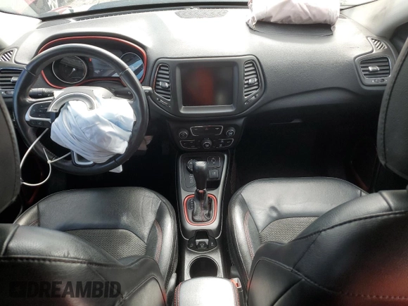 2019 Jeep Compass Trailhawk z VIN 3C4NJDDB6KT795244, wystawiony jako Copart lot #57092515 z przebiegiem 88 307 mil mil oraz Szkoda całkowita • Salvage title. Historia ofert i sprzedaży dostępna na DreamBid. Obrazek 8.