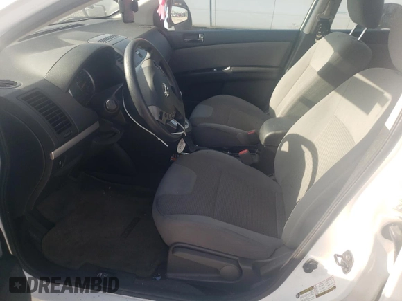 2012 Nissan Sentra S z VIN 3N1AB6AP5CL768354, wystawiony jako Copart lot #53494895 z przebiegiem 111 218 mil mil oraz Szkoda całkowita • Salvage title. Historia ofert i sprzedaży dostępna na DreamBid. Obrazek 7.