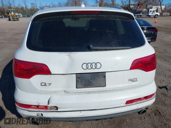 2015 Audi Q7 3.0T Premium Plus with VIN WA1LGAFE0FD008032, listed as a IAAI auction lot 41690210 with 92,690 mi miles. Bid and sale history available at carsss.com. Image 16.