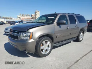 2013 Chevrolet Suburban LT with VIN 1GNSCJE01DR369912, listed as a Copart auction lot 47658125 with 323,425 mi miles and Clean Title. Bid and sale history available at carsss.com. Image 1.