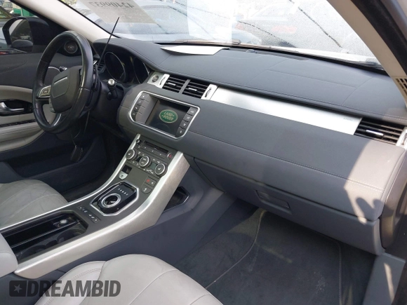 2016 Land Rover Range Rover Evoque SE z VIN SALVP2BG0GH103981, wystawiony jako IAAI lot #42409937 z przebiegiem 59 640 mil mil oraz . Historia ofert i sprzedaży dostępna na DreamBid. Obrazek 5.