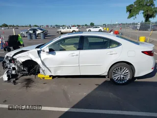 2013 Lexus ES 250 with VIN JTHBK1GGXD2026643, listed as a IAAI auction lot 41987475 with 48,481 mi miles and . Bid and sale history available at DreamBid. Image 14.