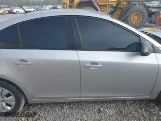 2014 Chevrolet Cruze LS with VIN 1G1PA5SH8E7464530, listed as a IAAI auction lot 41846557 with 122,490 mi miles. Bid and sale history available at carsss.com. Image 13.