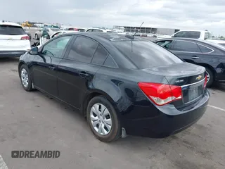 2015 Chevrolet Cruze LS z VIN 1G1PA5SH4F7155493, wystawiony jako IAAI lot #42202780 z przebiegiem 179 528 mil mil oraz . Historia ofert i sprzedaży dostępna na DreamBid. Obrazek 3.