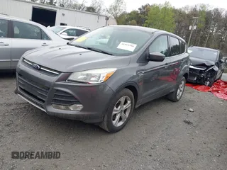 2014 Ford Escape SE with VIN 1FMCU0GX4EUB37846, listed as a IAAI auction lot 41913346 with 131,982 mi miles. Bid and sale history available at carsss.com. Image 2.