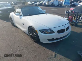 2006 BMW Z4 3.0i с VIN 4USBU33556LW66827, выставлен на аукционе IAAI как лот 42750131 с пробегом 111 536 миль миль и . История ставок и продаж доступна на DreamBid. Изображение 1.