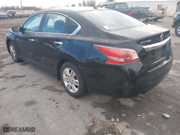 2015 Nissan Altima 2.5 with VIN 1N4AL3AP3FN322884, listed as a IAAI auction lot 41884854 with 274,298 mi miles. Bid and sale history available at carsss.com. Image 3.
