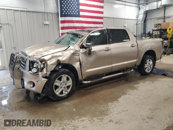 2007 Toyota Tundra Limited z VIN 5TBDV58157S475415, wystawiony jako Copart lot #50748095 z przebiegiem Nie podano mil oraz Czysty tytuł • Clean title. Historia ofert i sprzedaży dostępna na DreamBid. Obrazek 1.