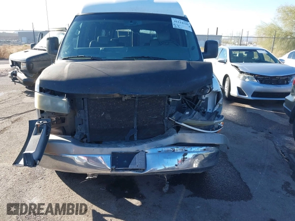2004 GMC Savana Cargo Van YF7 Upfitter with VIN 1GDFG15T741231326, listed as a IAAI auction lot 41114249 with 291,492 mi miles. Bid and sale history available at carsss.com. Image 13.