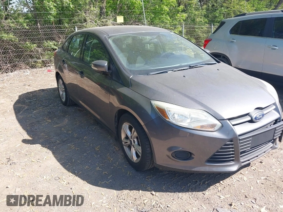2013 Ford Focus SE with VIN 1FADP3F25DL351343, listed as a IAAI auction lot 42142367 with 146,850 mi miles. Bid and sale history available at carsss.com. Image 1.