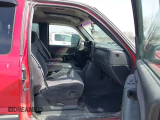 2000 Chevrolet Silverado 1500 LT with VIN 1GCEK19T9YE263251, listed as a IAAI auction lot 42049501 with 238,729 mi miles and . Bid and sale history available at DreamBid. Image 5.
