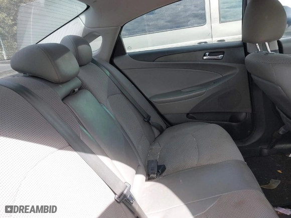 2013 Hyundai Sonata SE with VIN 5NPEC4AC6DH585138, listed as a IAAI auction lot 41716292 with 170,446 mi miles. Bid and sale history available at carsss.com. Image 8.