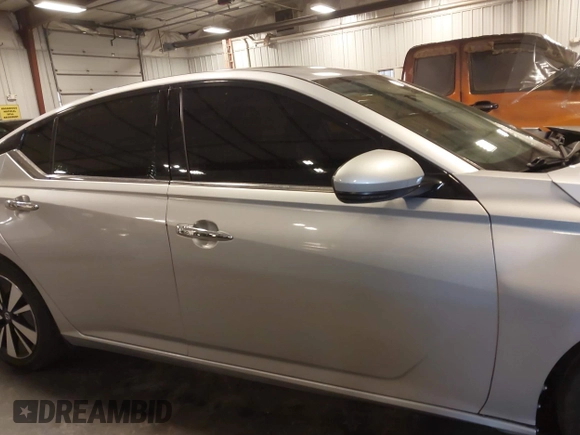 2019 Nissan Altima 2.5 SL with VIN 1N4BL4EV9KC199746, listed as a IAAI auction lot 41791017 with 86,064 mi miles. Bid and sale history available at carsss.com. Image 13.