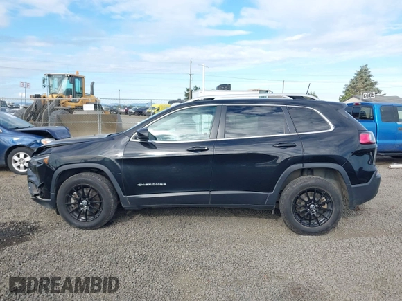 2019 Jeep Cherokee Latitude Plus z VIN 1C4PJMLXXKD478076, wystawiony jako IAAI lot #42184625 z przebiegiem 72 364 mil mil oraz . Historia ofert i sprzedaży dostępna na DreamBid. Obrazek 14.