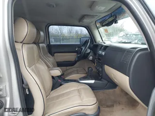2006 Hummer H3 with VIN 5GTDN136168100264, listed as a IAAI auction lot 41909894 with 136,284 mi miles. Bid and sale history available at carsss.com. Image 5.
