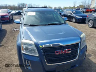 2012 GMC Terrain SLT-2 z VIN 2GKFLXE52C6120428, wystawiony jako IAAI lot #39259100 z przebiegiem 195 295 mil mil oraz . Historia ofert i sprzedaży dostępna na DreamBid. Obrazek 6.