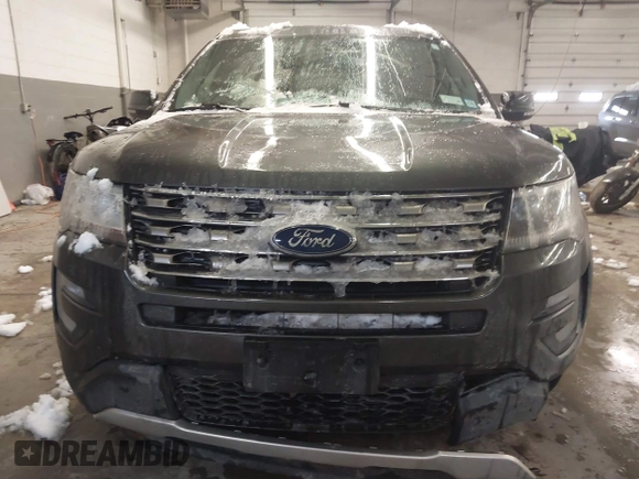 2017 Ford Explorer XLT with VIN 1FM5K8D88HGD75308, listed as a IAAI auction lot 41628295 with 92,327 mi miles and . Bid and sale history available at carsss.com. Image 12.