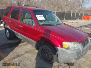 2007 Ford Escape XLS with VIN 1FMYU02Z57KB07963, listed as a IAAI auction lot 41488943 with 123,857 mi miles. Bid and sale history available at carsss.com. Image 1.
