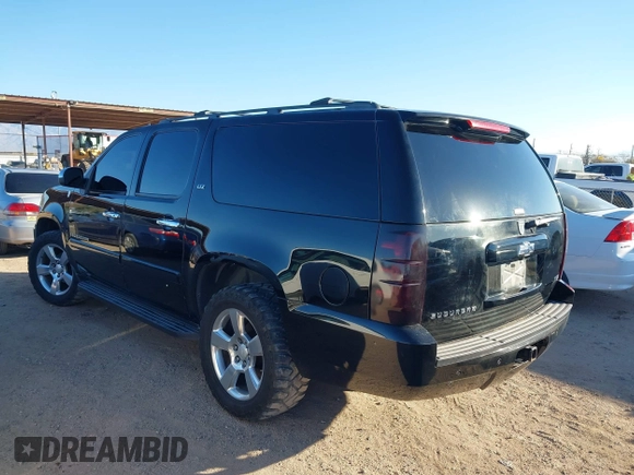 2008 Chevrolet Suburban LTZ with VIN 3GNFK16338G304546, listed as a IAAI auction lot 41404453 with 174,443 mi miles. Bid and sale history available at carsss.com. Image 3.