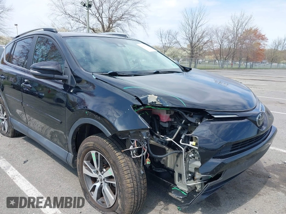 2018 Toyota RAV4 XLE with VIN 2T3RFREV0JW786393, listed as a IAAI auction lot 41997778 with 44,666 mi miles. Bid and sale history available at carsss.com. Image 6.