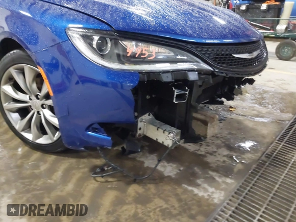 2015 Chrysler 200 S with VIN 1C3CCCBB8FN756535, listed as a IAAI auction lot 41464953 with 141,202 mi miles. Bid and sale history available at carsss.com. Image 6.