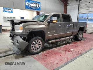 2015 GMC Sierra 2500HD Denali z VIN 1GT120EG6FF619065, wystawiony jako Copart lot #83321254 z przebiegiem 120 628 mil mil oraz Szkoda całkowita • Salvage title. Historia ofert i sprzedaży dostępna na DreamBid. Obrazek 1.