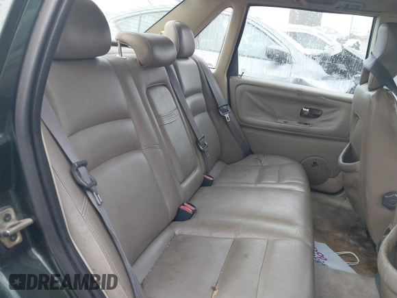 1998 Volvo S70 z VIN YV1LS5574W3526725, wystawiony jako IAAI lot #40676024 z przebiegiem 241 558 mil mil oraz . Historia ofert i sprzedaży dostępna na DreamBid. Obrazek 8.