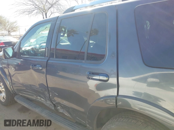 2010 Ford Explorer Limited z VIN 1FMEU8F83AUB15512, wystawiony jako IAAI lot #41644024 z przebiegiem 179 883 mil mil oraz . Historia ofert i sprzedaży dostępna na DreamBid. Obrazek 14.