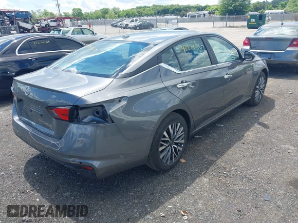2025 Nissan Altima SV with VIN 1N4BL4DV0SN381826, listed as a IAAI auction lot 42201363 with 2,071 mi miles and . Bid and sale history available at DreamBid. Image 4.