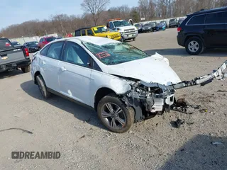 2018 Ford Focus SE z VIN 1FADP3FE3JL318623, wystawiony jako IAAI lot #41807703 z przebiegiem 113 032 mil mil oraz . Historia ofert i sprzedaży dostępna na DreamBid. Obrazek 1.