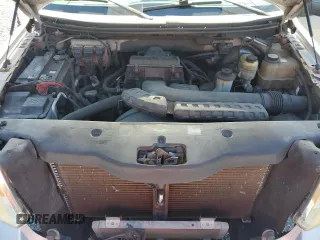 2005 Ford F-150 XLT z VIN 1FTPX125X5FB26699, wystawiony jako Copart lot #57386895 z przebiegiem 151 295 mil mil oraz Szkoda całkowita • Salvage title. Historia ofert i sprzedaży dostępna na DreamBid. Obrazek 11.