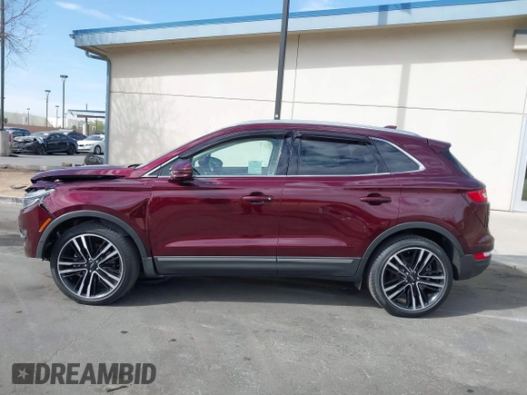 2018 Lincoln MKC Reserve with VIN 5LMTJ3DH8JUL23033, listed as a IAAI auction lot 41684781 with 47,905 mi miles and . Bid and sale history available at DreamBid. Image 14.