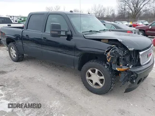 2005 GMC Sierra Denali z VIN 2GTEK63N251100008, wystawiony jako IAAI lot #41271976 z przebiegiem 224 440 mil mil oraz . Historia ofert i sprzedaży dostępna na DreamBid. Obrazek 1.